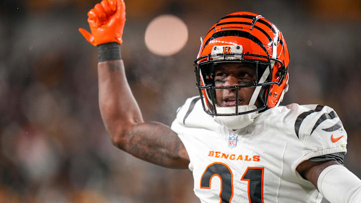 Cincinnati Bengals cornerback Mike Hilton (21) celebrates a stop in the fourth quarter of the NFL Week 18 game between the Pittsburgh Steelers and the Cincinnati Bengals at Acrisure Stadium in Pittsburgh on Saturday, Jan. 4, 2025.