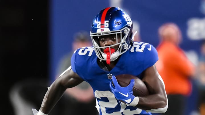 Former New York Giants running back Jashaun Corbin is signing with the Atlanta Falcons. Former New York Giants running back Jashaun Corbin is signing with the Atlanta Falcons.