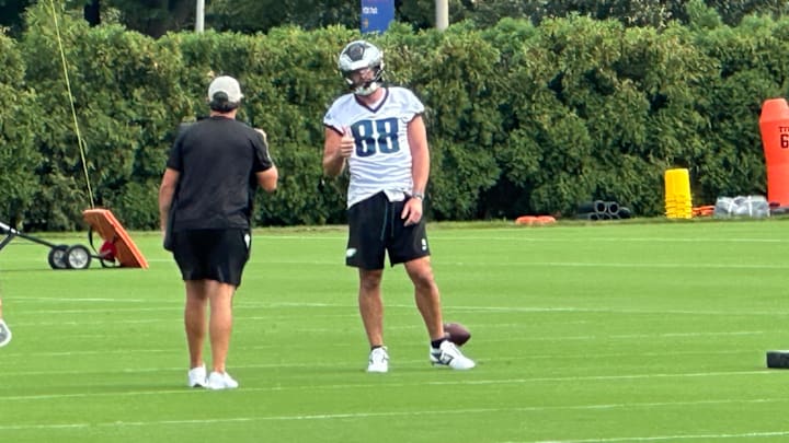 Eagles TE Dallas Goedert has been one of the best tight ends in the 2018 draft class. Eagles TE Dallas Goedert has been one of the best tight ends in the 2018 draft class.