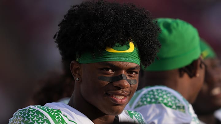 Sep 30, 2023; Stanford, California, USA; Oregon Ducks linebacker Jerry Mixon (54) during the third quarter against the Stanford Cardinal at Stanford Stadium. Mandatory Credit: Darren Yamashita-Imagn Images