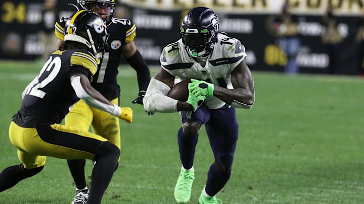 Seattle Seahawks WR DK Metcalf runs after a pass reception against the Pittsburgh Steelers.