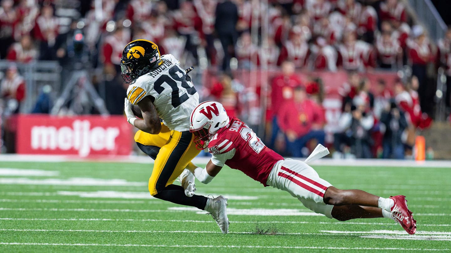 Promising young Wisconsin Badgers defensive back changing positions for 2026 season