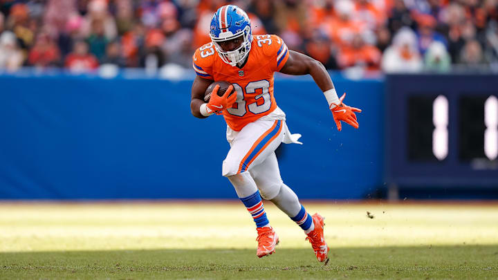 Denver Broncos running back Javonte Williams runs the ball in the second quarter against the Kansas City Chiefs.