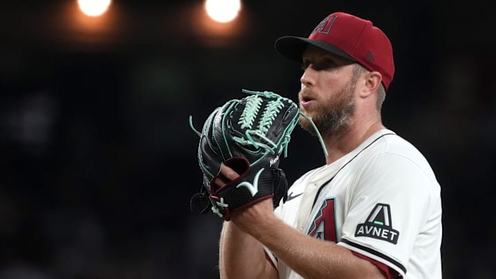 Arizona Diamondbacks right-hander Merrill Kelly (29) pitches against the San Diego Padres at Chase Field. Arizona Diamondbacks right-hander Merrill Kelly (29) pitches against the San Diego Padres at Chase Field.