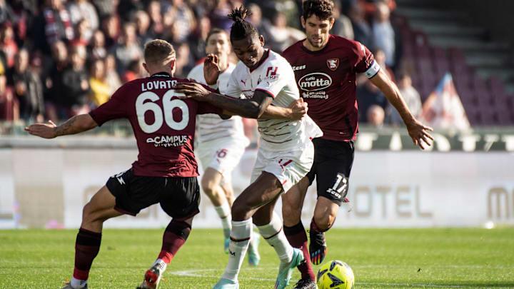Milan e Salernitana se enfrentam pela rodada 26 do Campeonato Italiano. 
