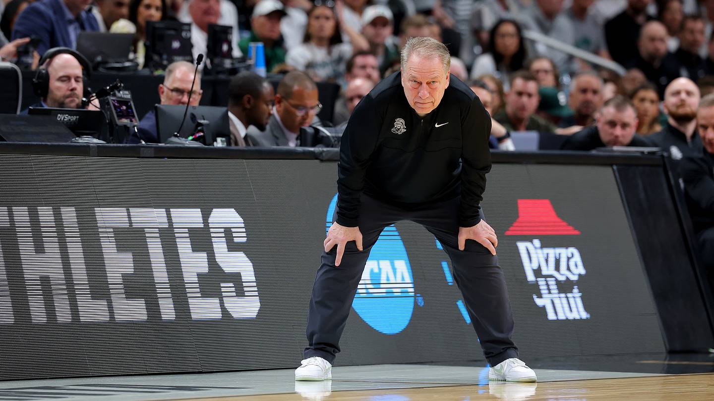 Elite Eight Coaches Scheyer and Pearl Eye Championship Glory