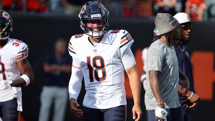 Chicago Bears quarterback Caleb Williams (18) warms up before the game against the Cincinnati Bengals at Paycor Stadium. Mandatory Credit: Joseph Maiorana-Imagn Images Chicago Bears quarterback Caleb Williams (18) warms up before the game against the Cincinnati Bengals at Paycor Stadium. Mandatory Credit: Joseph Maiorana-Imagn Images