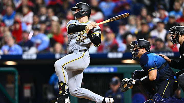 Pittsburgh Pirates catcher Henry Davis (32) hits a single against the Philadelphia Phillies in the seventh inning at Citizens Bank Park. 