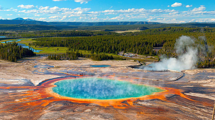 Yellowstone National Park dominates the map.