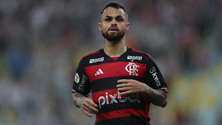 Michael disputou apenas dois jogos pelo Flamengo 