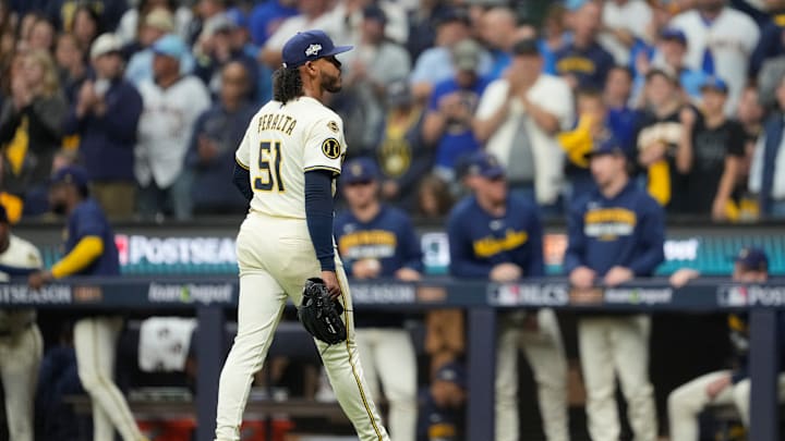 National League Championship Series - Los Angeles Dodgers v Milwaukee Brewers - Game Two National League Championship Series - Los Angeles Dodgers v Milwaukee Brewers - Game Two