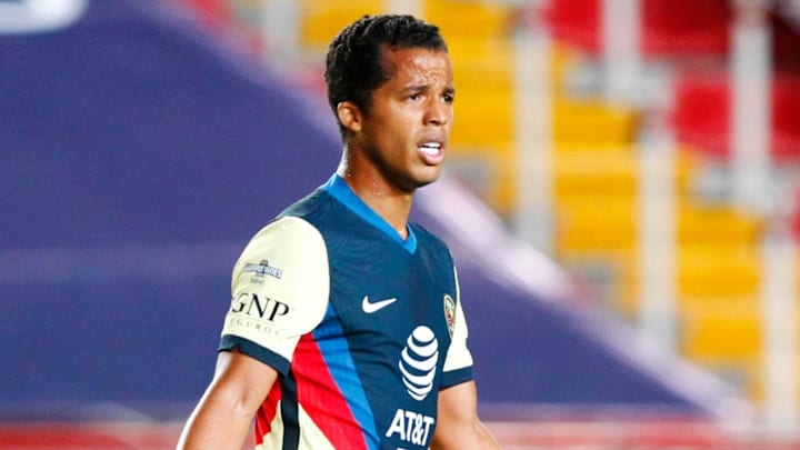 Gio Dos Santos no ha podido conseguir nuevo equipo desde 2021