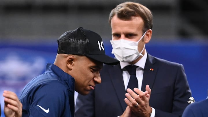 Kylian Mbappé a eu le droit à de très jolis mots de la part de son président de la République. Kylian Mbappé a eu le droit à de très jolis mots de la part de son président de la République.