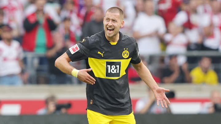 VfB Stuttgart v Borussia Dortmund - Bundesliga
