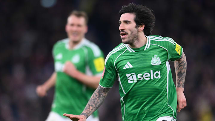 Newcastle United tenta confirmar favoritismo diante do Qarabag 