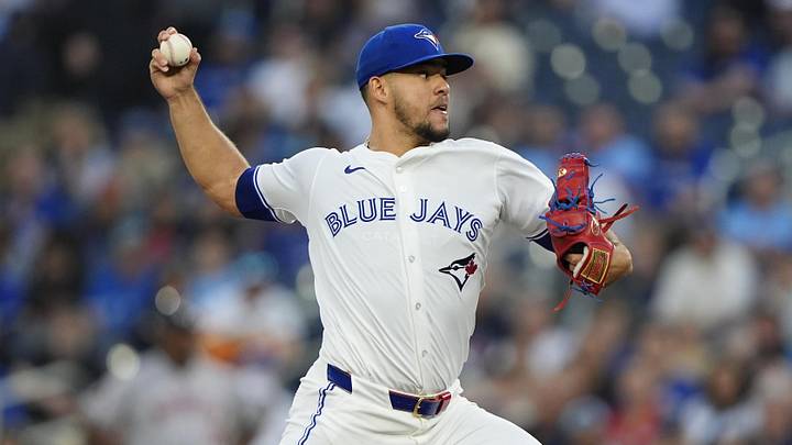 Sep 10, 2025; Toronto, Ontario, CAN; Toronto Blue Jays starting pitcher Jose Berrios (17) pitches to the Houston Astros during the first inning at Rogers Centre. Mandatory Credit: John E. Sokolowski-Imagn Images Sep 10, 2025; Toronto, Ontario, CAN; Toronto Blue Jays starting pitcher Jose Berrios (17) pitches to the Houston Astros during the first inning at Rogers Centre. Mandatory Credit: John E. Sokolowski-Imagn Images