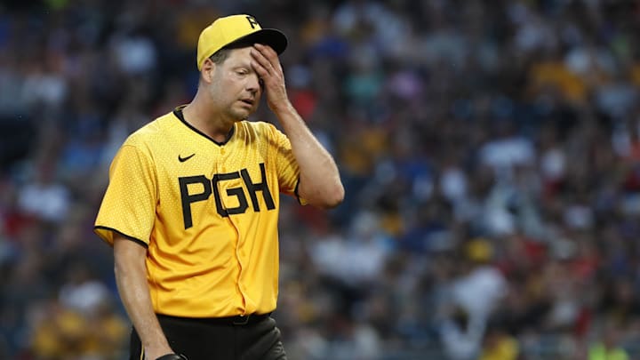 Pittsburgh Pirates starting pitcher Rich Hill (44)