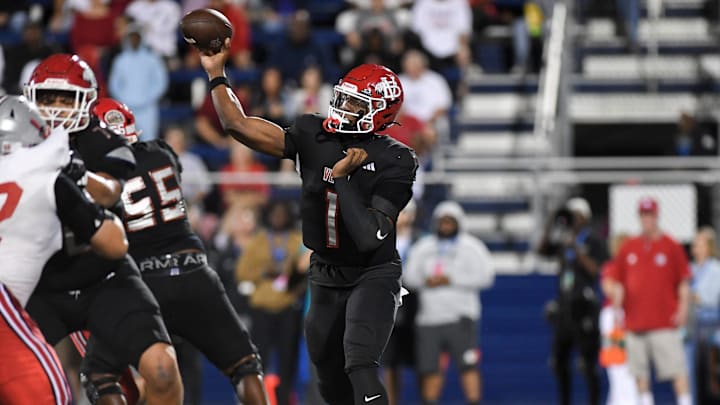 Vero Beach's Champ Monds (1) in the first quarter of the FHSAA Class 7A state championship against Lake Mary, Dec. 13, 2025, at Pitbull Stadium in Miami. Vero Beach's Champ Monds (1) in the first quarter of the FHSAA Class 7A state championship against Lake Mary, Dec. 13, 2025, at Pitbull Stadium in Miami.