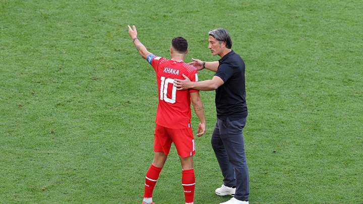 Granit Xhaka y Murat Yakin durante la pasada Eurocopa. Granit Xhaka y Murat Yakin durante la pasada Eurocopa.