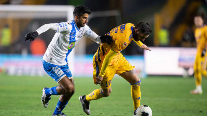 André-Pierre Gignac y Diego de Buen. André-Pierre Gignac y Diego de Buen.