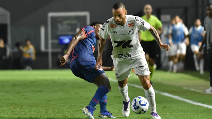 Bragantino e Santos se reencontram no Brasileirão Bragantino e Santos se reencontram no Brasileirão