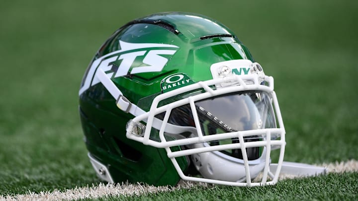 Aug 16, 2025; East Rutherford, New Jersey, USA; General view of a New York Jets helmet prior to the game against the New York Giants at MetLife Stadium. Mandatory Credit: Rich Barnes-Imagn Images Aug 16, 2025; East Rutherford, New Jersey, USA; General view of a New York Jets helmet prior to the game against the New York Giants at MetLife Stadium. Mandatory Credit: Rich Barnes-Imagn Images