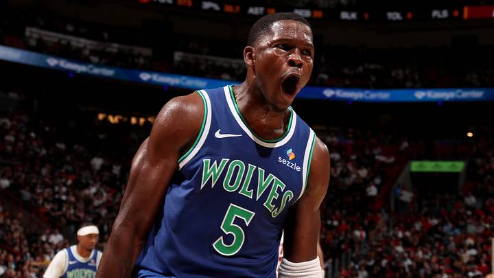 Minnesota Timberwolves v Miami Heat