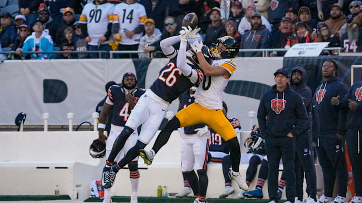 Nov 23, 2025; Chicago, Illinois, USA; Chicago Bears cornerback Nahshon Wright (26) breaks up a pass to Pittsburgh Steelers wide receiver Roman Wilson (10) during the second half at Soldier Field. Mandatory Credit: David Banks-Imagn Images Nov 23, 2025; Chicago, Illinois, USA; Chicago Bears cornerback Nahshon Wright (26) breaks up a pass to Pittsburgh Steelers wide receiver Roman Wilson (10) during the second half at Soldier Field. Mandatory Credit: David Banks-Imagn Images