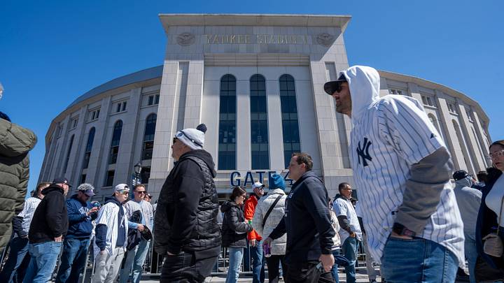 Fans entering Yankee Stadium. Fans entering Yankee Stadium.