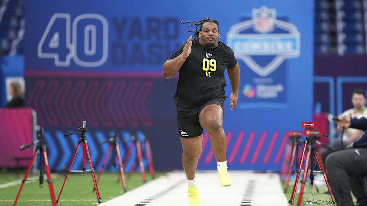 Feb 26, 2026; Indianapolis, IN, USA; Tennessee defensive lineman Bryson Eason (DL09) runs the 40-yard dash during the NFL Scouting Combine at Lucas Oil Stadium. Mandatory Credit: Kirby Lee-Imagn Images Feb 26, 2026; Indianapolis, IN, USA; Tennessee defensive lineman Bryson Eason (DL09) runs the 40-yard dash during the NFL Scouting Combine at Lucas Oil Stadium. Mandatory Credit: Kirby Lee-Imagn Images