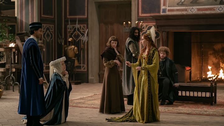 THE DECAMERON. (L to R) Karan Gill as Panfilo, Lou Gala as Neifile, Saoirse-Monica Jackson as Misia, Amar Chadha-Patel as Dioneo, Zosia Mamet as Pampinea and Douggie McMeekin as Tindaro in Episode 101 of The Decameron. Cr. Giulia Parmigiani/Netflix © 2023