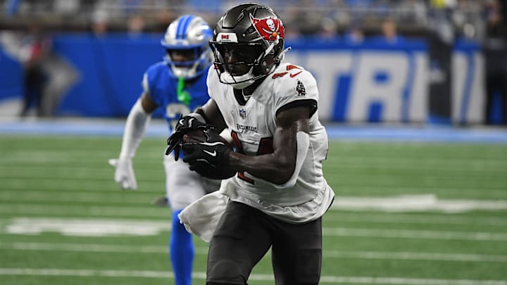 Chris Godwin runs with the football