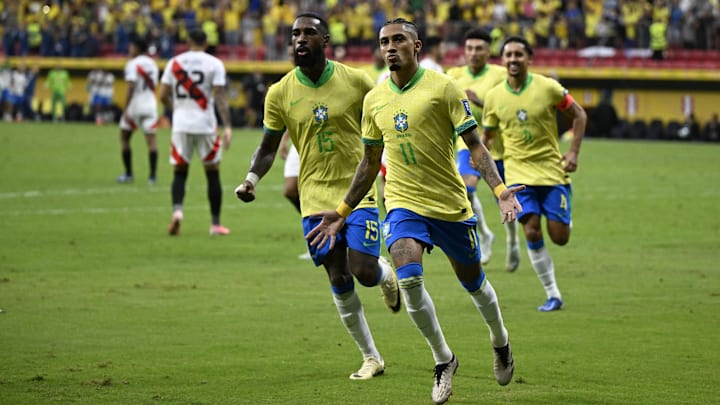 Gerson e Raphinha tiveram boa atuação contra o Peru