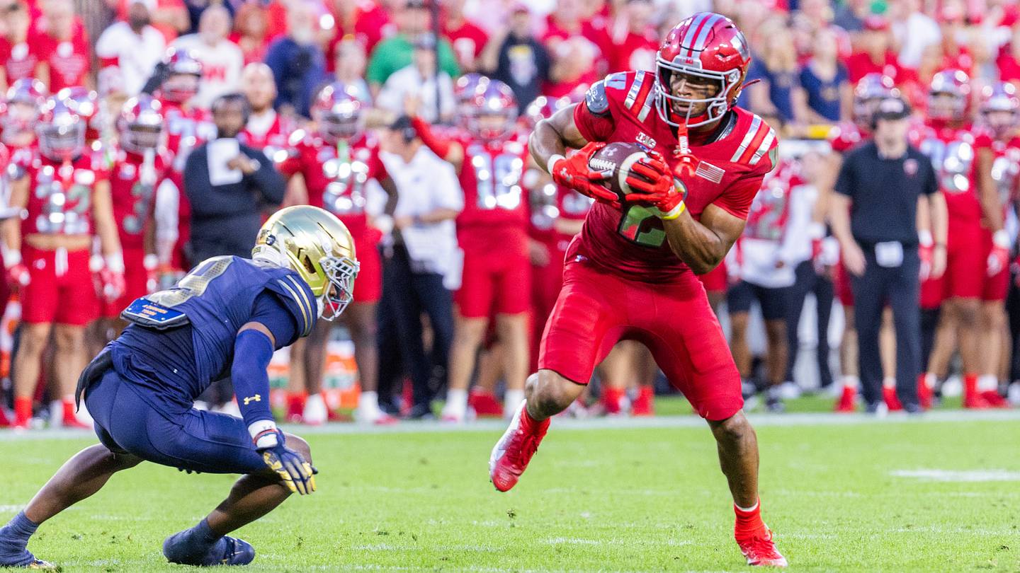 Spread & Over/Under Predictions for Wisconsin vs. Western Illinois