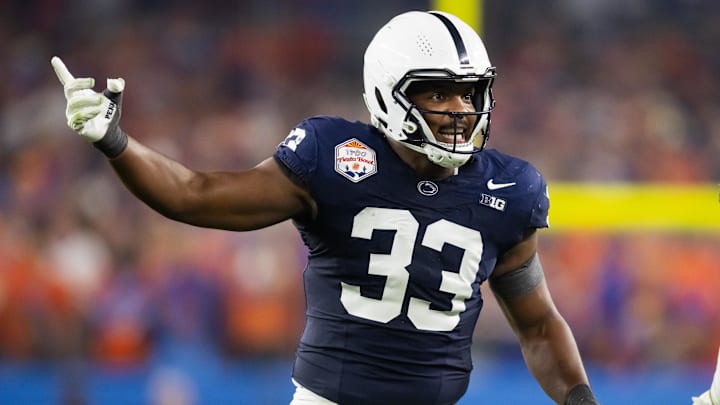 Penn State Nittany Lions defensive end Dani Dennis-Sutton (33)
