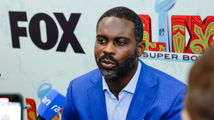 Feb 6, 2025; New Orleans, LA, USA; Fox Sports NFL Studio analyst Michael Vick during a Fox Sports media party in advance of Super Bowl LIX at Convention Center. Mandatory Credit: Stephen Lew-Imagn Images Feb 6, 2025; New Orleans, LA, USA; Fox Sports NFL Studio analyst Michael Vick during a Fox Sports media party in advance of Super Bowl LIX at Convention Center. Mandatory Credit: Stephen Lew-Imagn Images