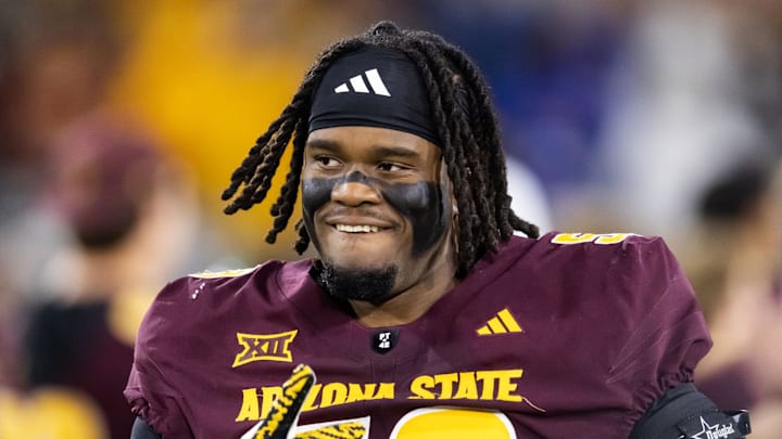 Arizona State Sun Devils offensive lineman Max Iheanachor (58)
