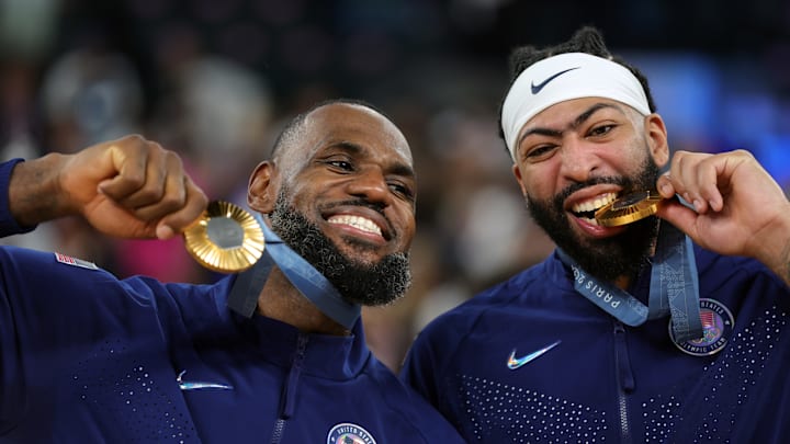 Davis y James vienen de ganar la medalla de oro con Estados Unidos 