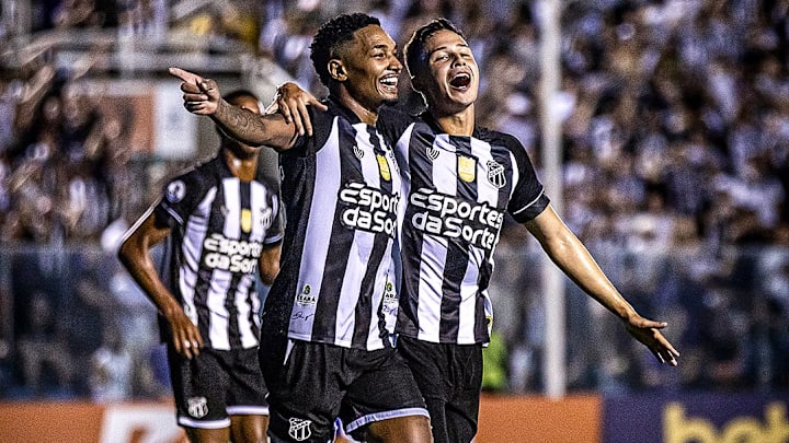 Matheus Araújo fez um gol de falta no último jogo do Vozão