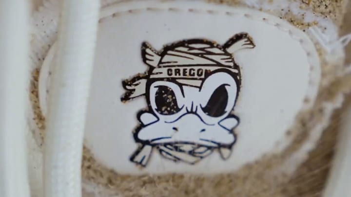 Oregon Ducks Football debuts "Mummy Duck" Nike Vaporposites for their road game against Penn State.