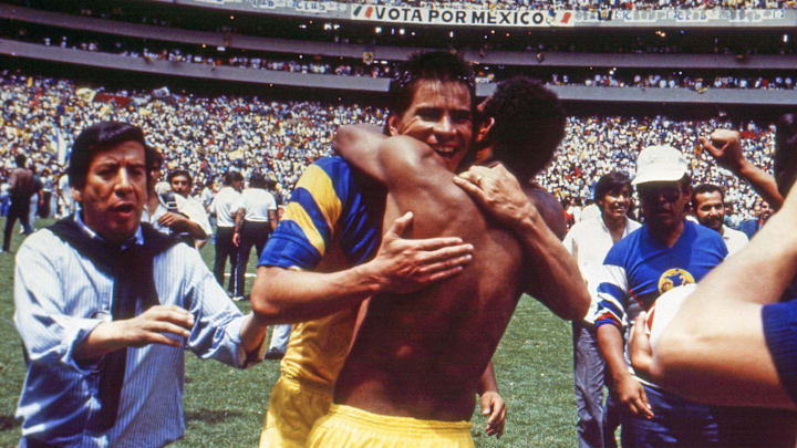 Historic Photo of Antonio Carlos Santos y Alfredo Tena Club America campeón en 1988 Historic Photo of Antonio Carlos Santos y Alfredo Tena Club America campeón en 1988