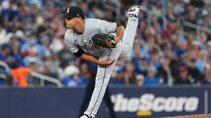 Jun 20, 2025; Toronto, Ontario, CAN; Chicago White Sox relief pitcher Wikelman Gonzalez (66) throws a pitch against the Toronto Blue Jays the seventh inning at Rogers Centre. Mandatory Credit: Nick Turchiaro-Imagn Images Jun 20, 2025; Toronto, Ontario, CAN; Chicago White Sox relief pitcher Wikelman Gonzalez (66) throws a pitch against the Toronto Blue Jays the seventh inning at Rogers Centre. Mandatory Credit: Nick Turchiaro-Imagn Images