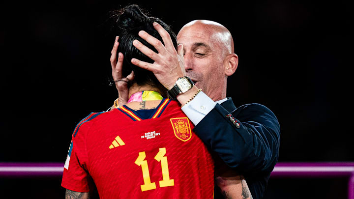El beso de Luis Rubiales a Jennifer Hermoso se volvió un tema de interés mundial 