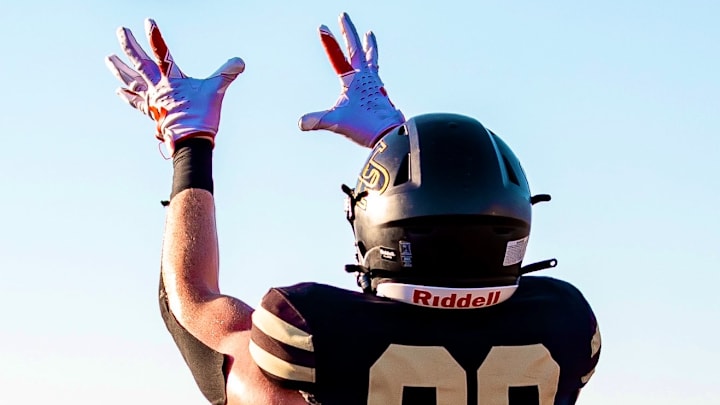 2025 tight end prospect Bear Tenney.