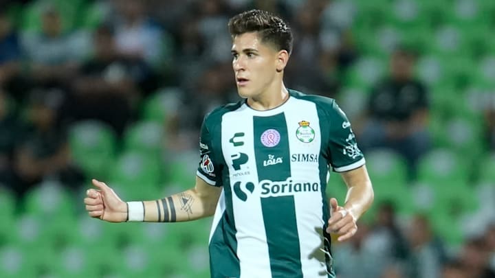 El delantero Santiago Muñoz no seguiría con Santos Laguna, ya que la directiva está en conversaciones con el Sporting Kansas City de la MLS para venderlo.
