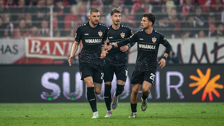 Leonidas Stergiou (re.) spielt in dieser Saison bislang nur eine untergeordnete Rolle Leonidas Stergiou (re.) spielt in dieser Saison bislang nur eine untergeordnete Rolle