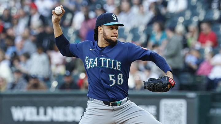 May 9, 2026; Chicago, Illinois, USA; Seattle Mariners starting pitcher Luis Castillo (58) delivers a pitch against the Chicago White Sox during the first inning at Rate Field. Mandatory Credit: Kamil Krzaczynski-Imagn Images May 9, 2026; Chicago, Illinois, USA; Seattle Mariners starting pitcher Luis Castillo (58) delivers a pitch against the Chicago White Sox during the first inning at Rate Field. Mandatory Credit: Kamil Krzaczynski-Imagn Images