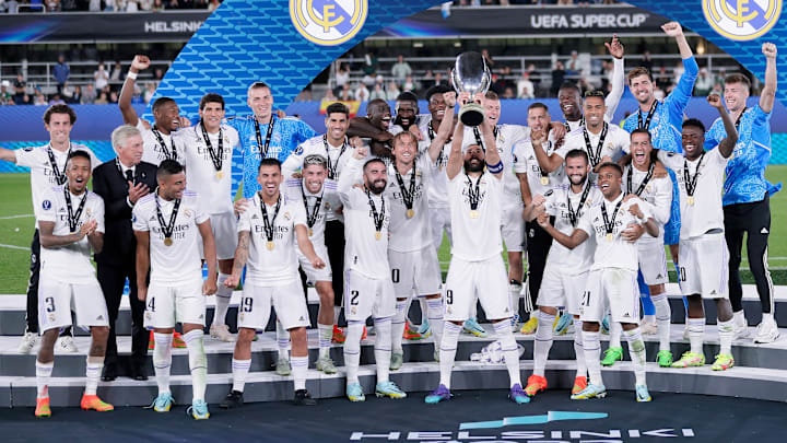 Real Madrid celebrate lifting the 2022 UEFA Super Cup