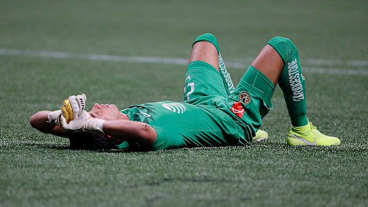 El portero Oscar Jiménez habría solicitado su salida del América.