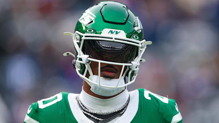 Dec 28, 2025; East Rutherford, New Jersey, USA; New York Jets running back Breece Hall (20) on the field before the game against the New England Patriots at MetLife Stadium. Mandatory Credit: Vincent Carchietta-Imagn Images Dec 28, 2025; East Rutherford, New Jersey, USA; New York Jets running back Breece Hall (20) on the field before the game against the New England Patriots at MetLife Stadium. Mandatory Credit: Vincent Carchietta-Imagn Images